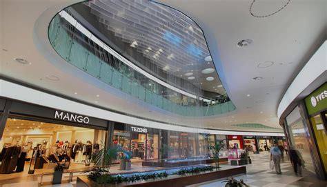 Kings Avenue Mall .